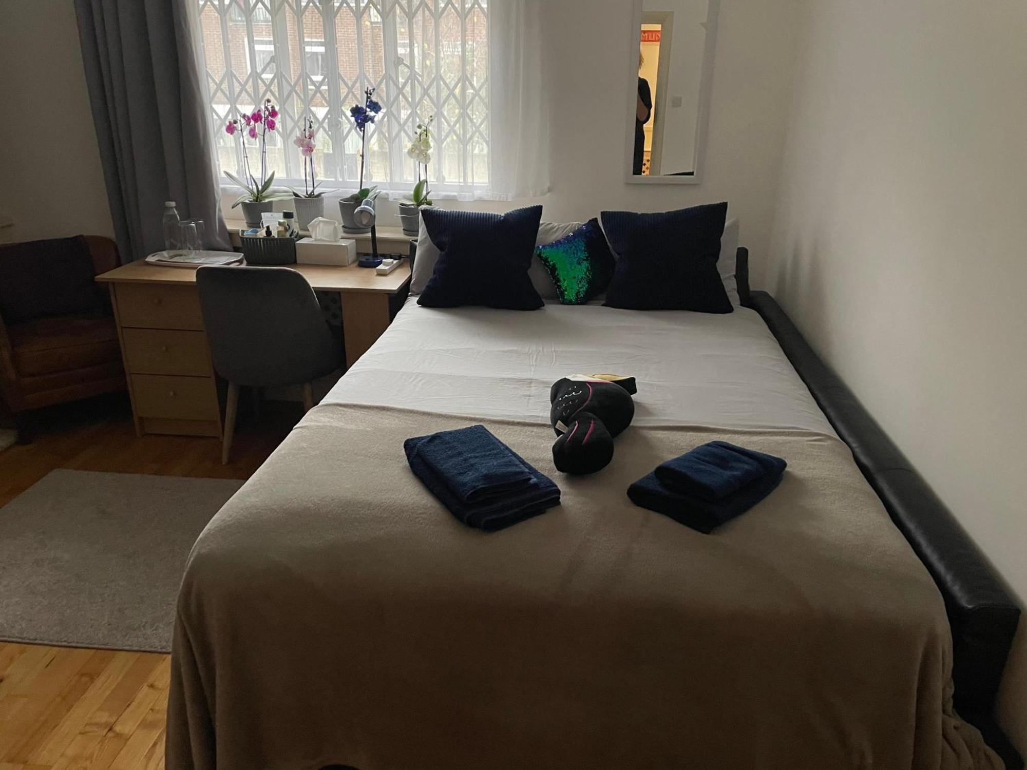 Rooms In Shared House In Kensington Londra Esterno foto
